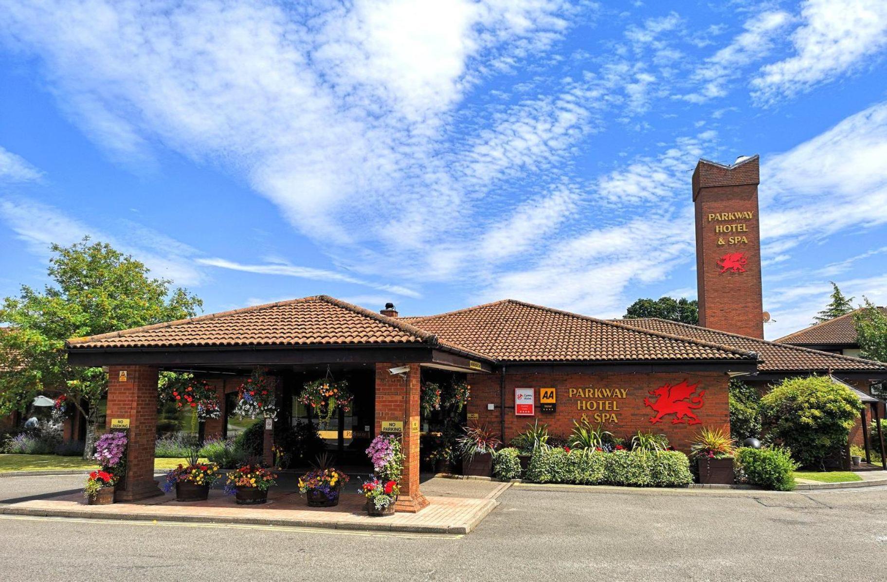 Parkway Hotel & Spa Cwmbran Dış mekan fotoğraf